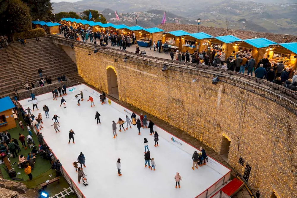 Boże Narodzenie Cudów — Historyczne centrum San Marino